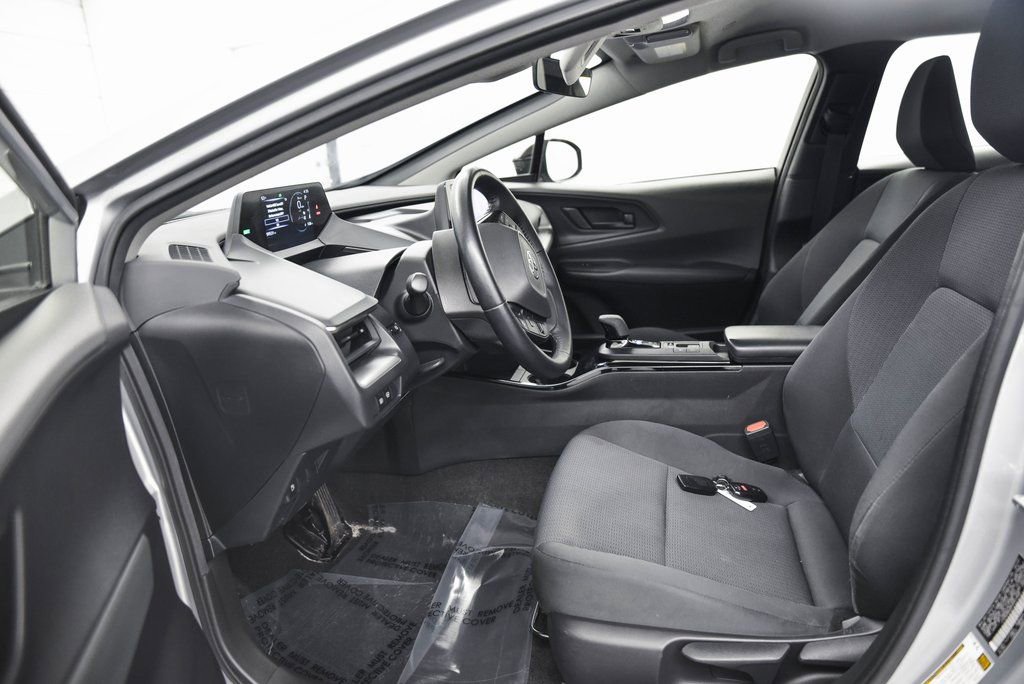 Used 2023 Toyota Prius LE image 11