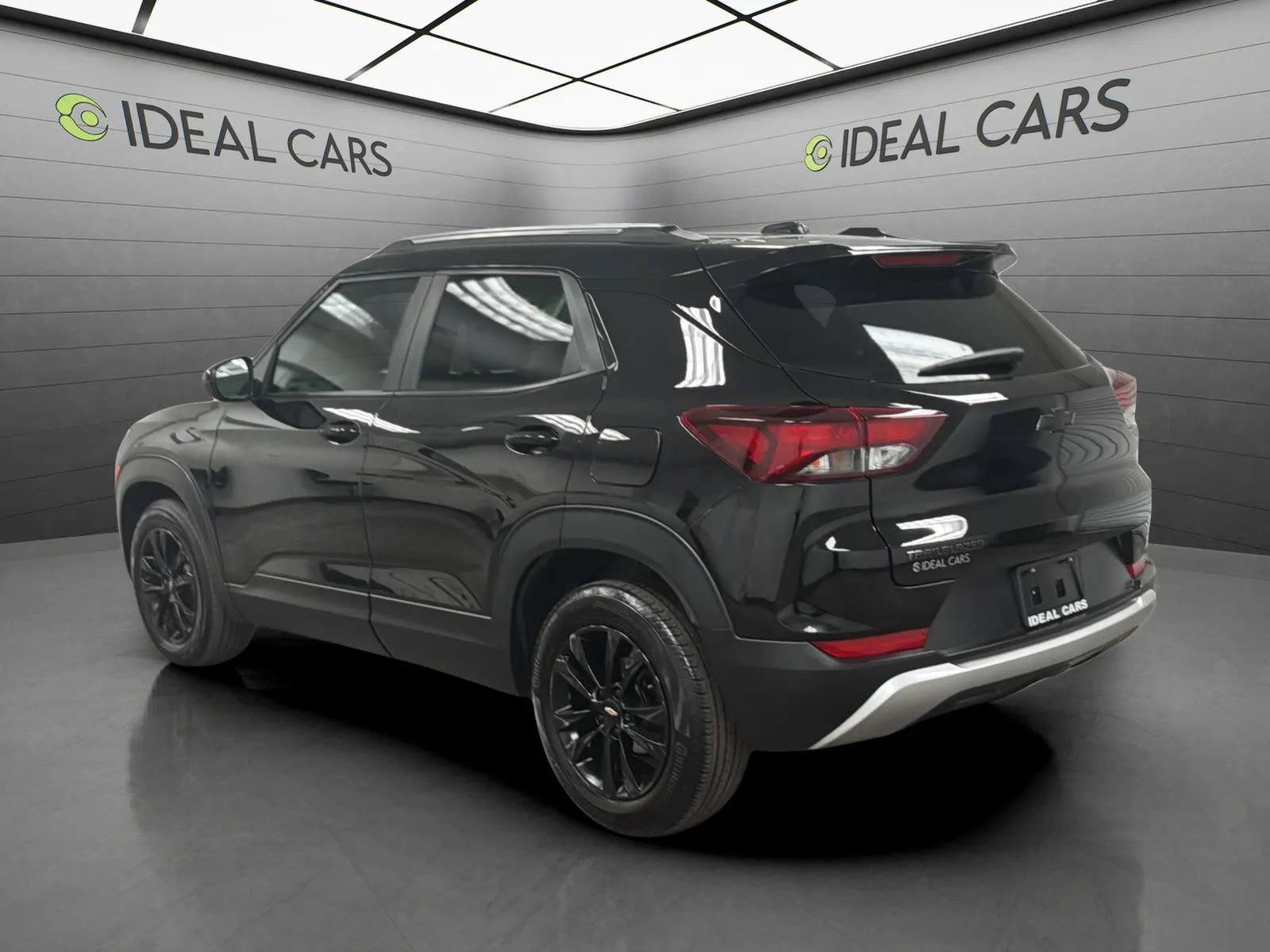 Used 2023 Chevrolet TrailBlazer LT FWD image 3