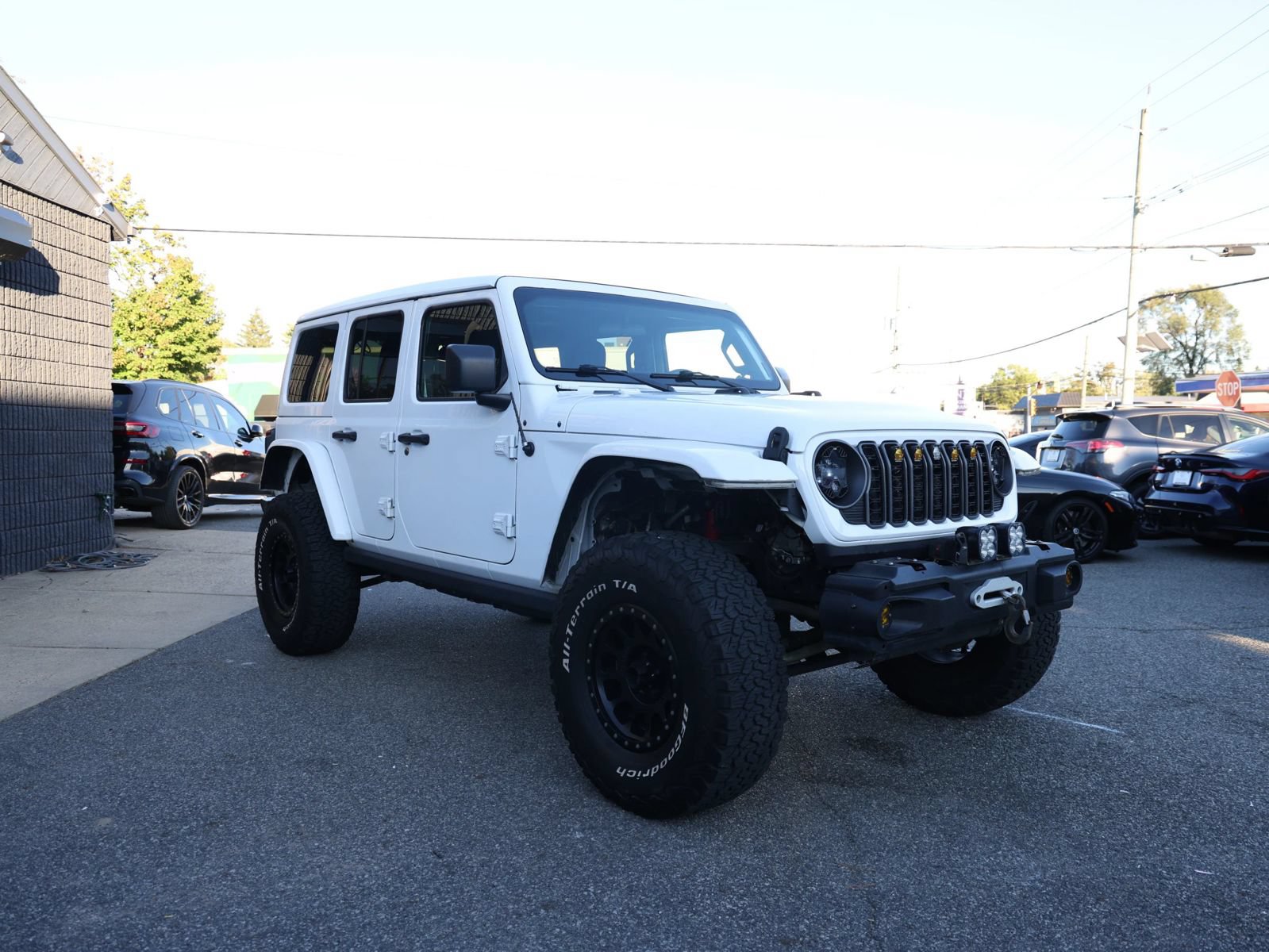 Used 2019 Jeep Wrangler Unlimited Sahara w/ Safety Group AWD/4WD image 3