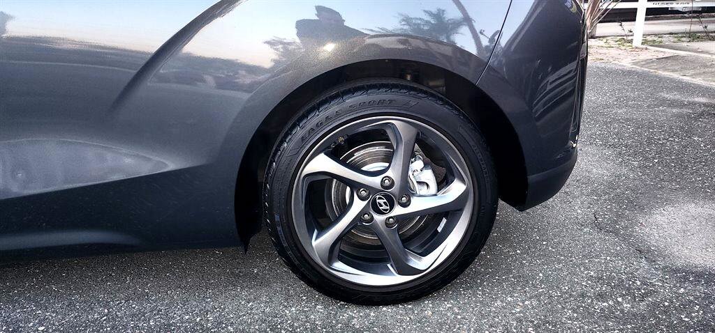 Used 2019 Hyundai Veloster 2.0 image 15