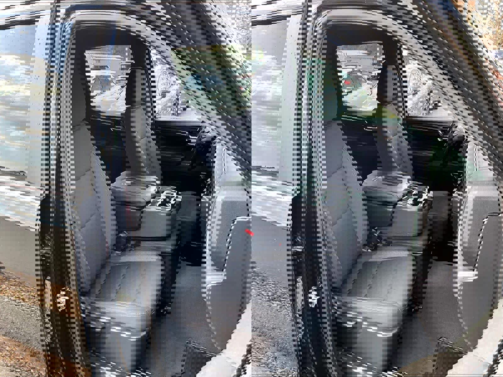 Used 2023 Chevrolet Silverado 1500 LT AWD/4WD image 11