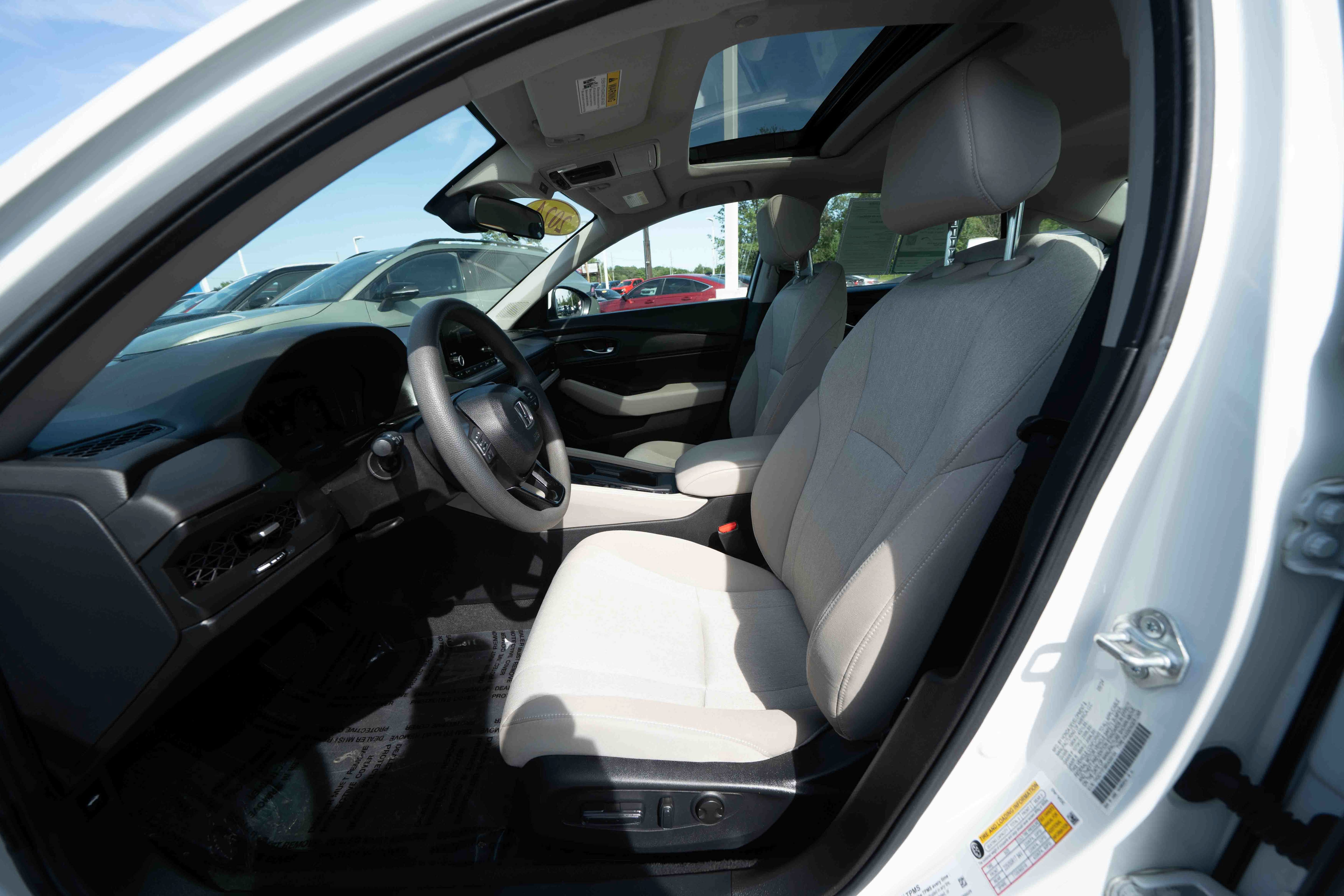 Used 2024 Honda Accord EX image 9