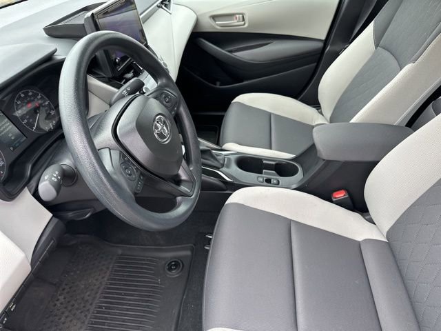 Used 2025 Toyota Corolla LE w/ LE Premium Package image 16