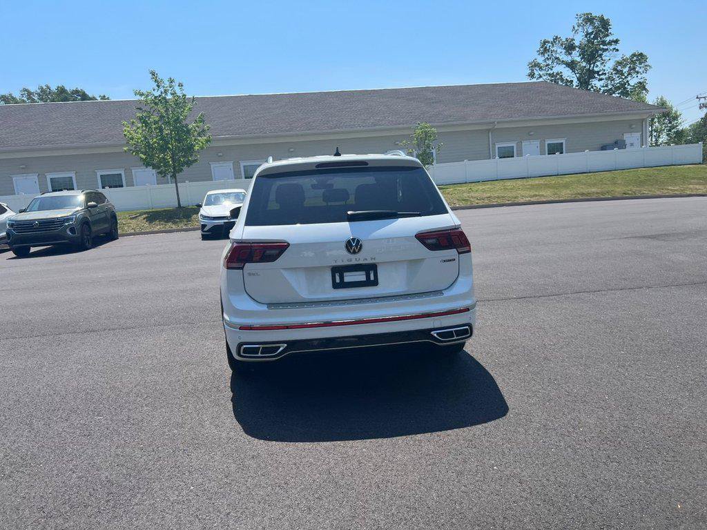 Certified 2022 Volkswagen Tiguan SEL R-Line AWD/4WD image 4