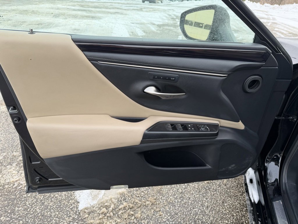 Used 2021 Lexus ES 250 w/ Premium Package image 9