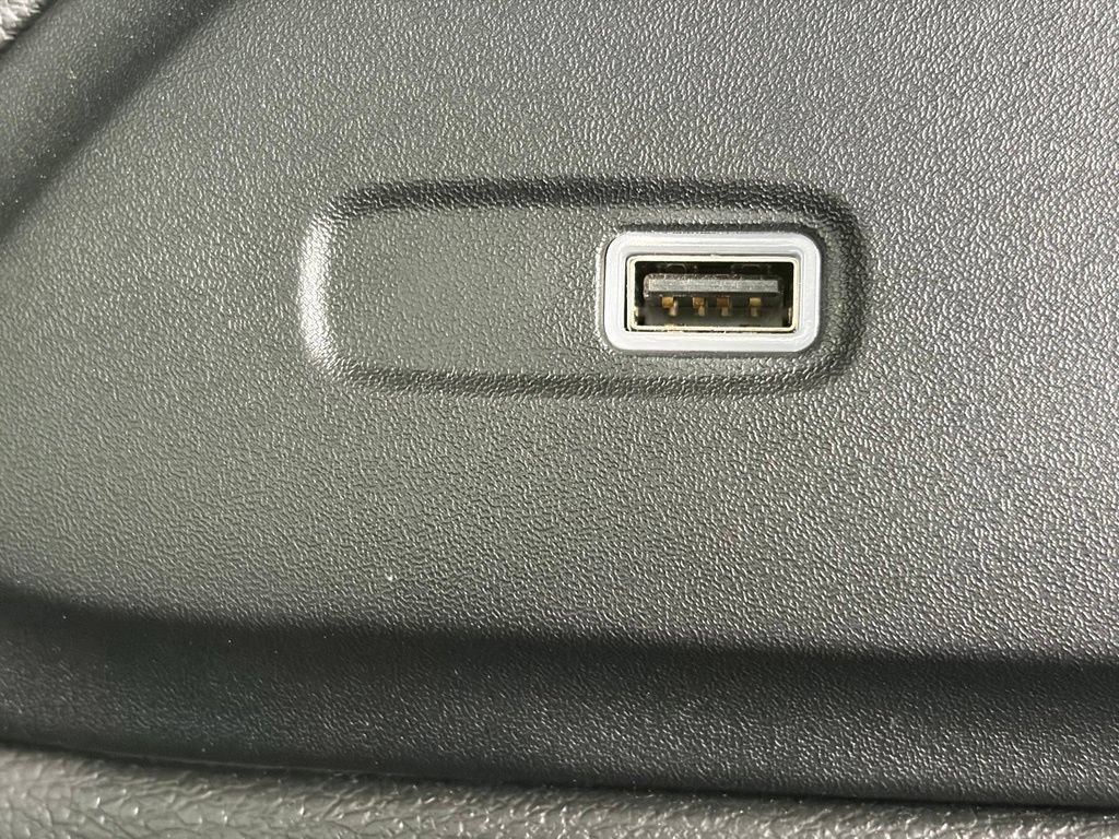 Certified 2025 Chrysler Pacifica Limited FWD image 13