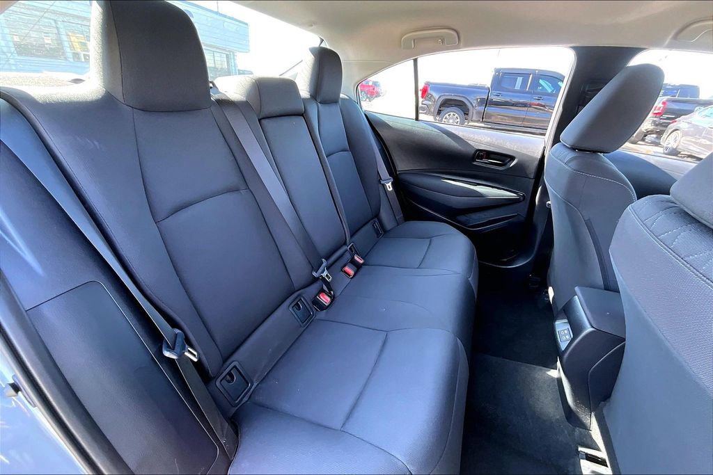 Used 2025 Toyota Corolla LE image 24