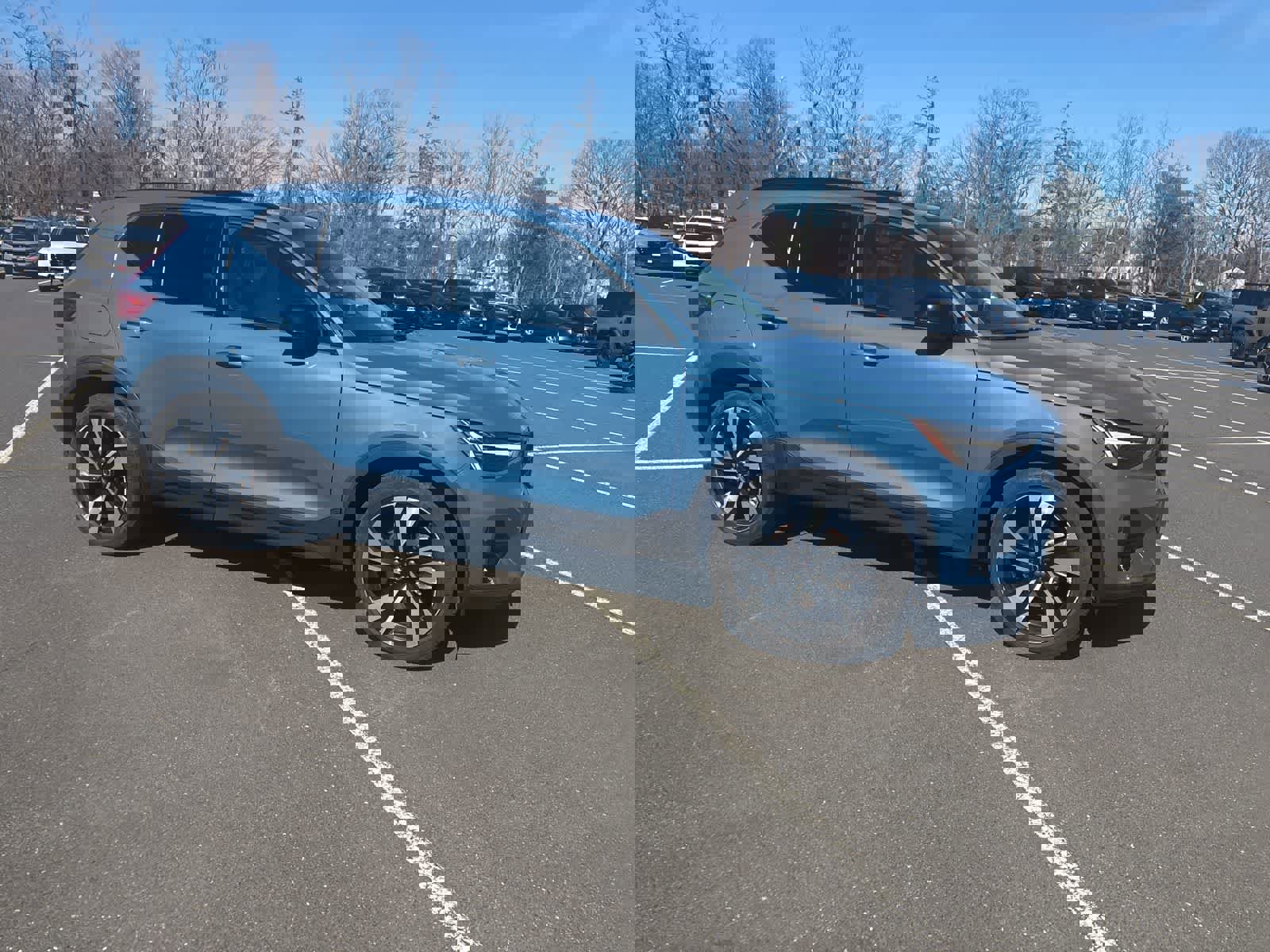 Used 2025 Volvo XC40 B5 Ultra w/ Climate Package image 9