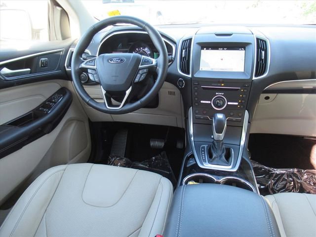 Used 2016 Ford Edge Titanium w/ Equipment Group 301A FWD image 13