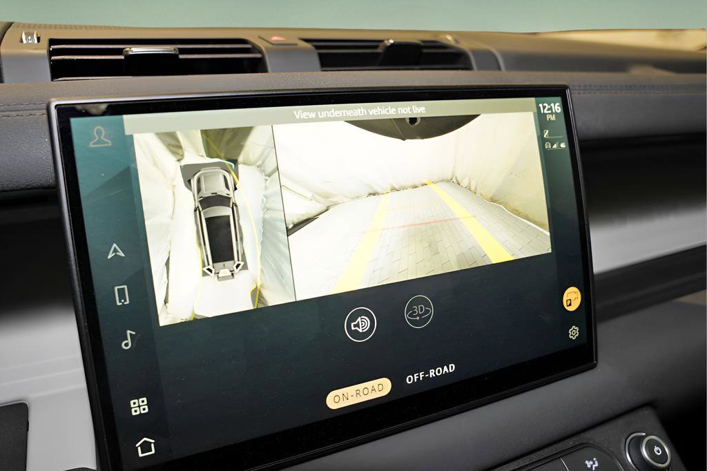 Used 2023 Land Rover Defender 130 SE image 16