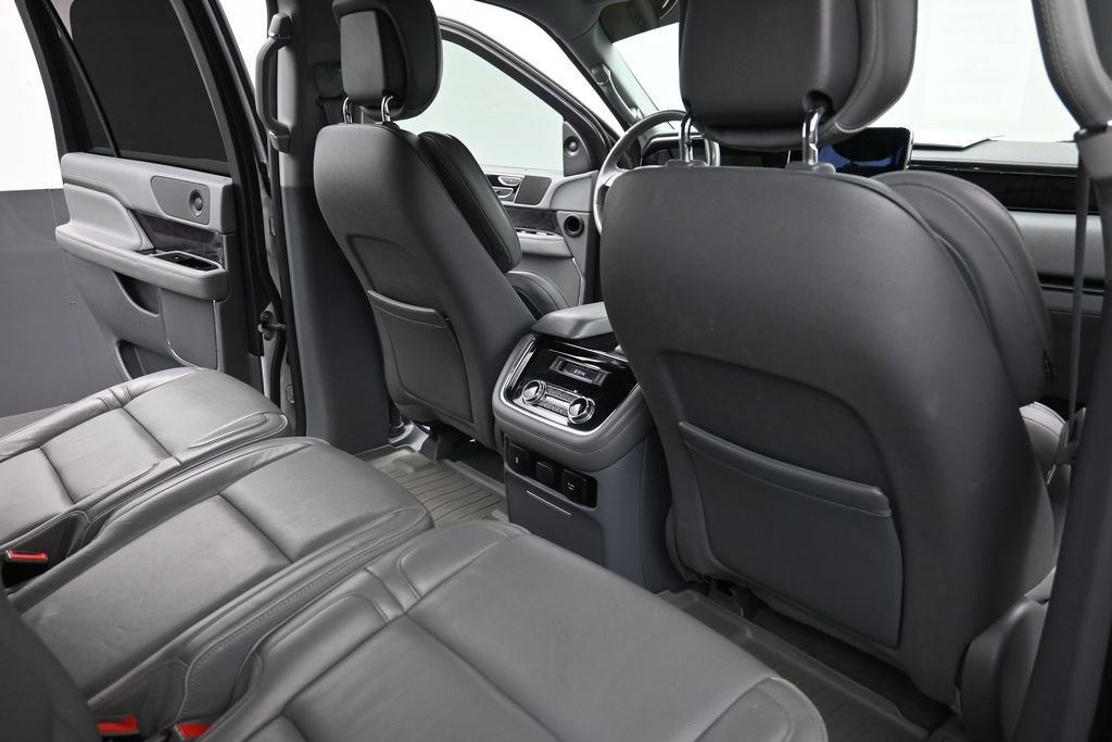 Used 2019 Lincoln Navigator Select RWD image 10