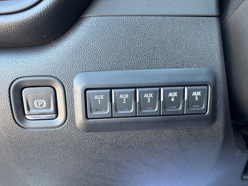 New 2025 Chevrolet Silverado 3500 W/T w/ WT Convenience Package AWD/4WD image 17