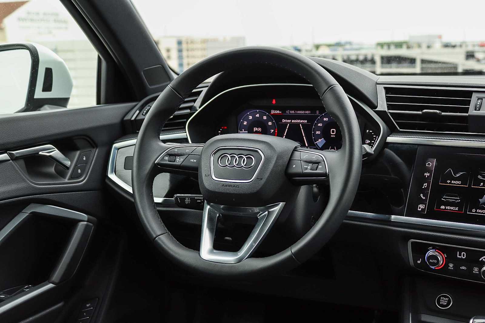 Used 2025 Audi Q3 2.0T Premium w/ Convenience Package AWD/4WD image 21