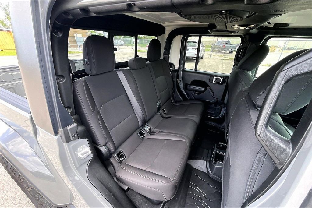 Used 2023 Jeep Gladiator Willys image 37