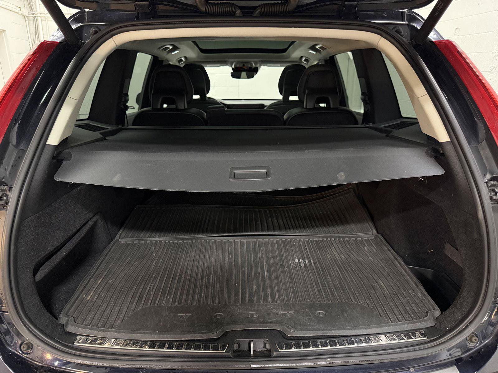 Used 2017 Volvo XC90 T5 Momentum w/ Vision Package FWD image 36