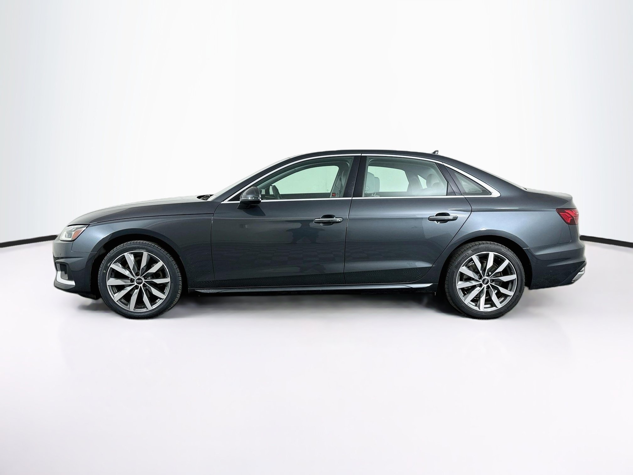 Used 2023 Audi A4 2.0T Premium w/ Convenience Package AWD/4WD image 4
