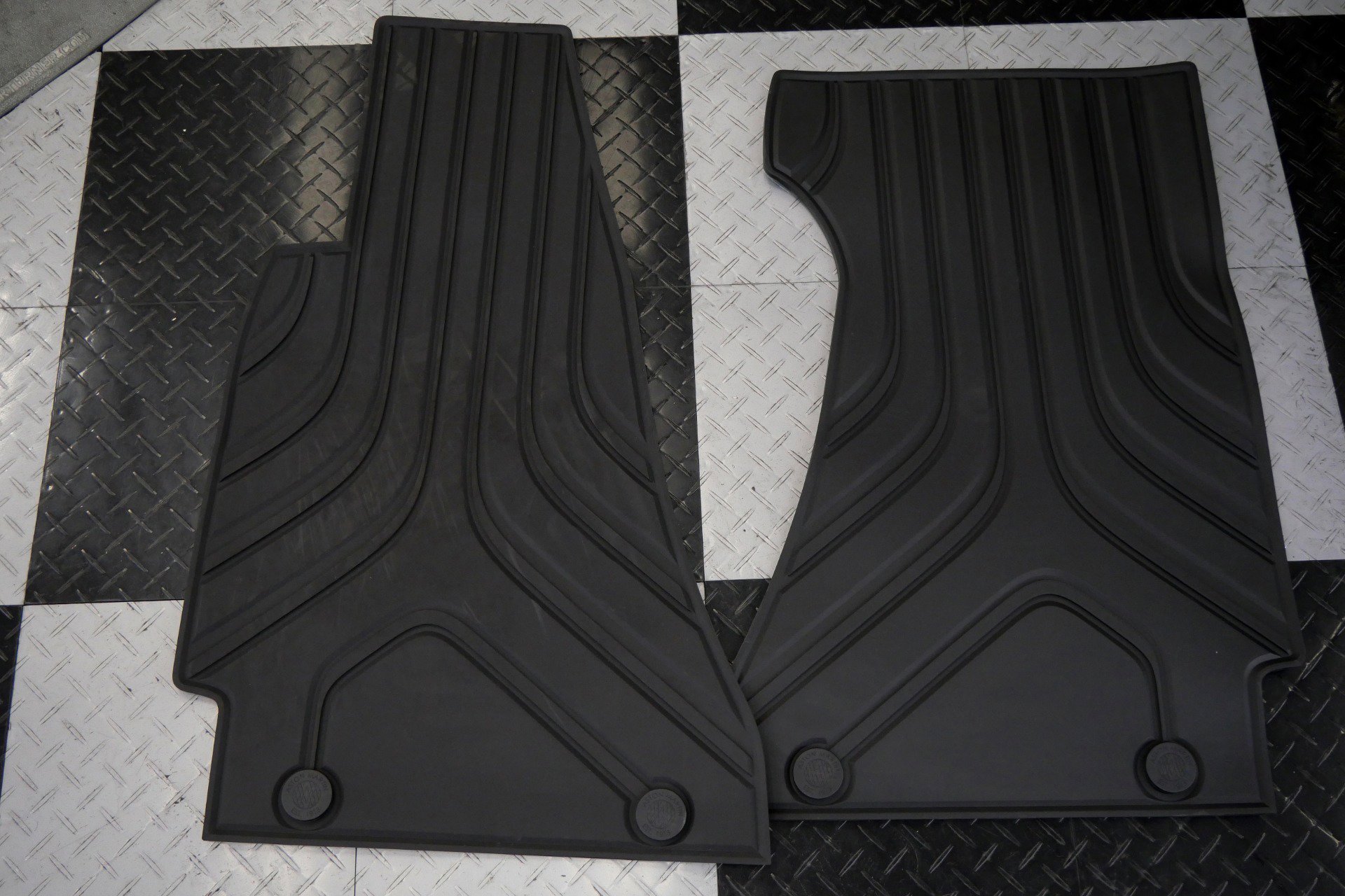 Used 2012 Aston Martin DBS Carbon Black RWD image 41