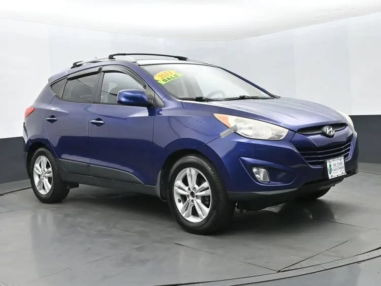 Used 2011 Hyundai Tucson GLS FWD image 2