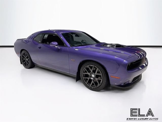 Used 2016 Dodge Challenger R/T RWD image 9
