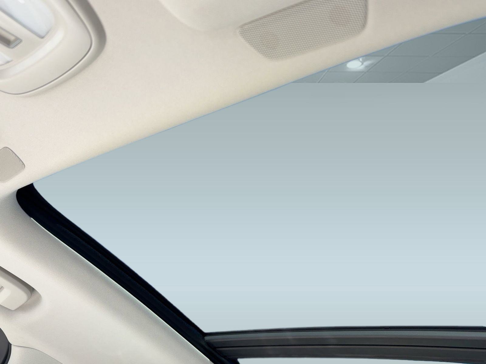 Certified 2024 Volvo XC90 B6 Ultimate w/ Protection Package Premier image 14