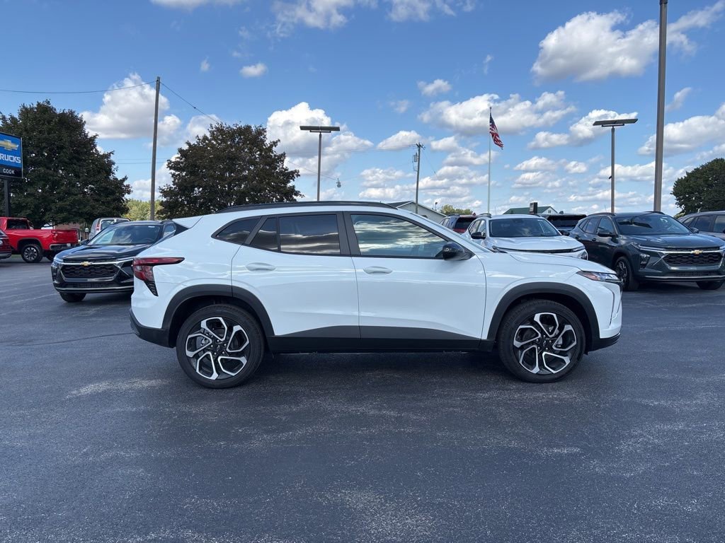 New 2025 Chevrolet Trax RS w/ Sunroof Package image 3
