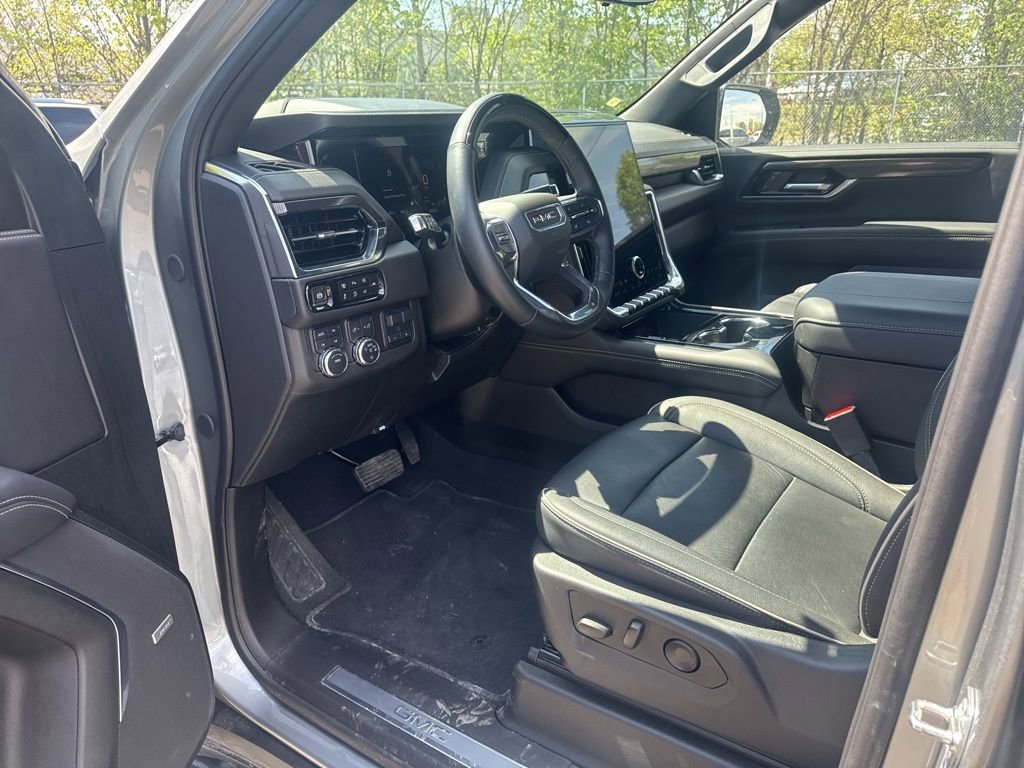 Certified 2025 GMC Yukon Elevation w/ Elevation Premium Package image 9
