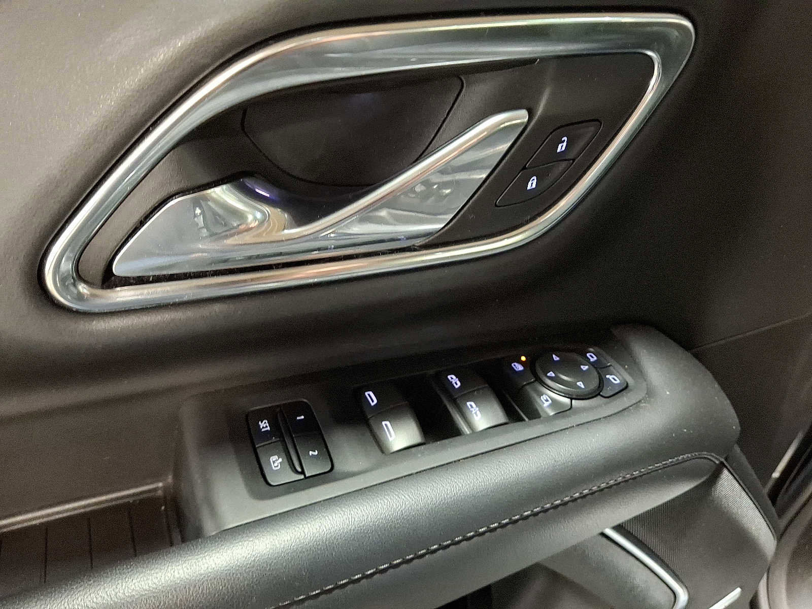 Used 2024 Chevrolet Tahoe Z71 w/ Luxury Package image 15