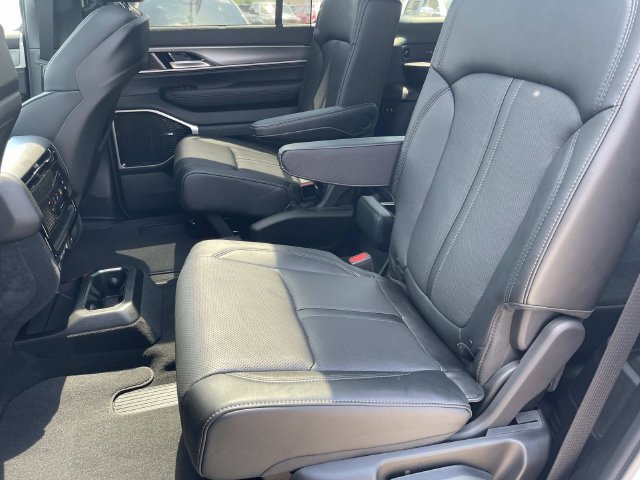New 2026 Jeep Grand Wagoneer L Limited AWD/4WD image 18