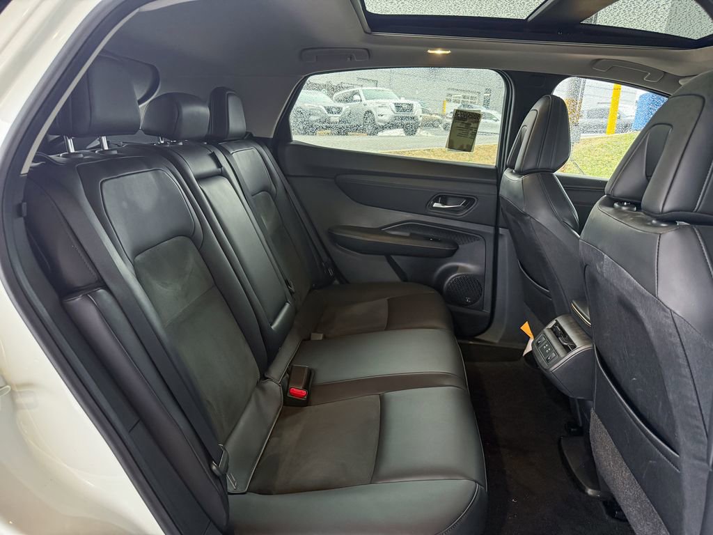 Certified 2025 Nissan Ariya AWD image 23