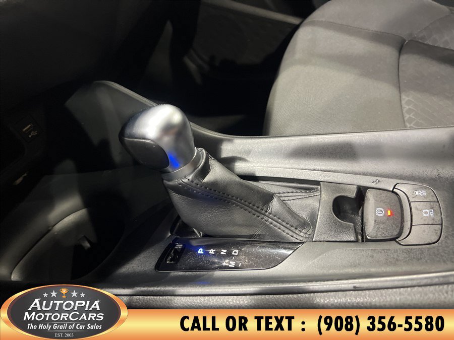 Used 2022 Toyota C-HR XLE FWD image 30