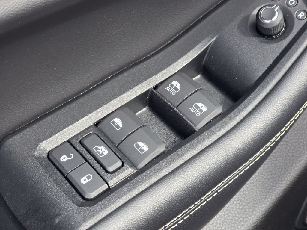 Used 2023 Jeep Grand Cherokee Altitude AWD/4WD image 26