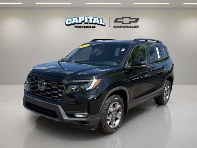 Used 2023 Honda Passport TrailSport image 2