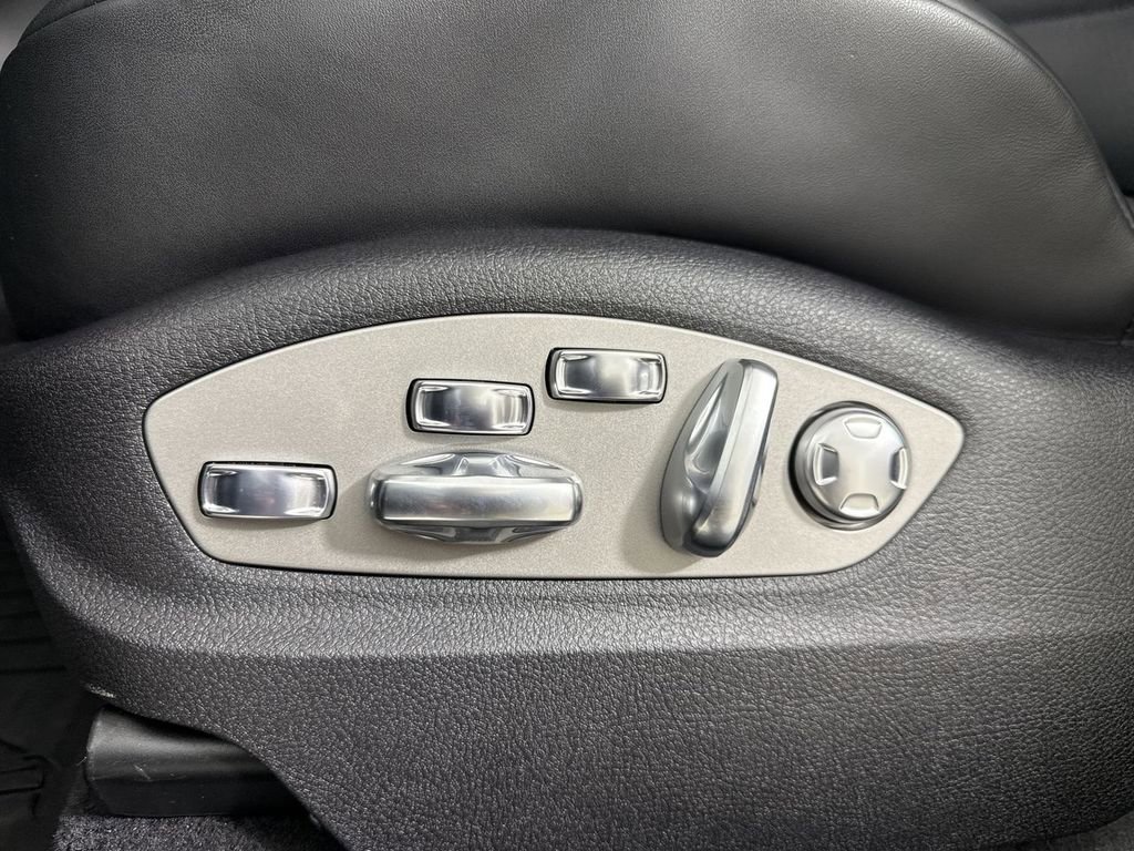 New 2026 Porsche Macan GTS AWD/4WD image 40