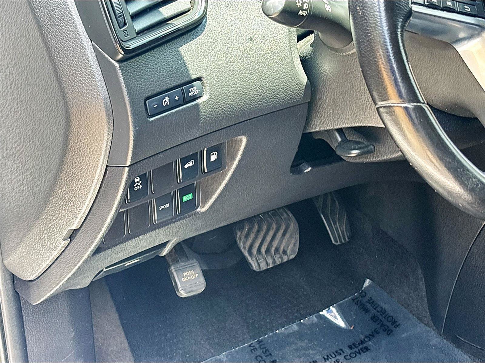 Used 2018 Nissan Rogue SV FWD image 10