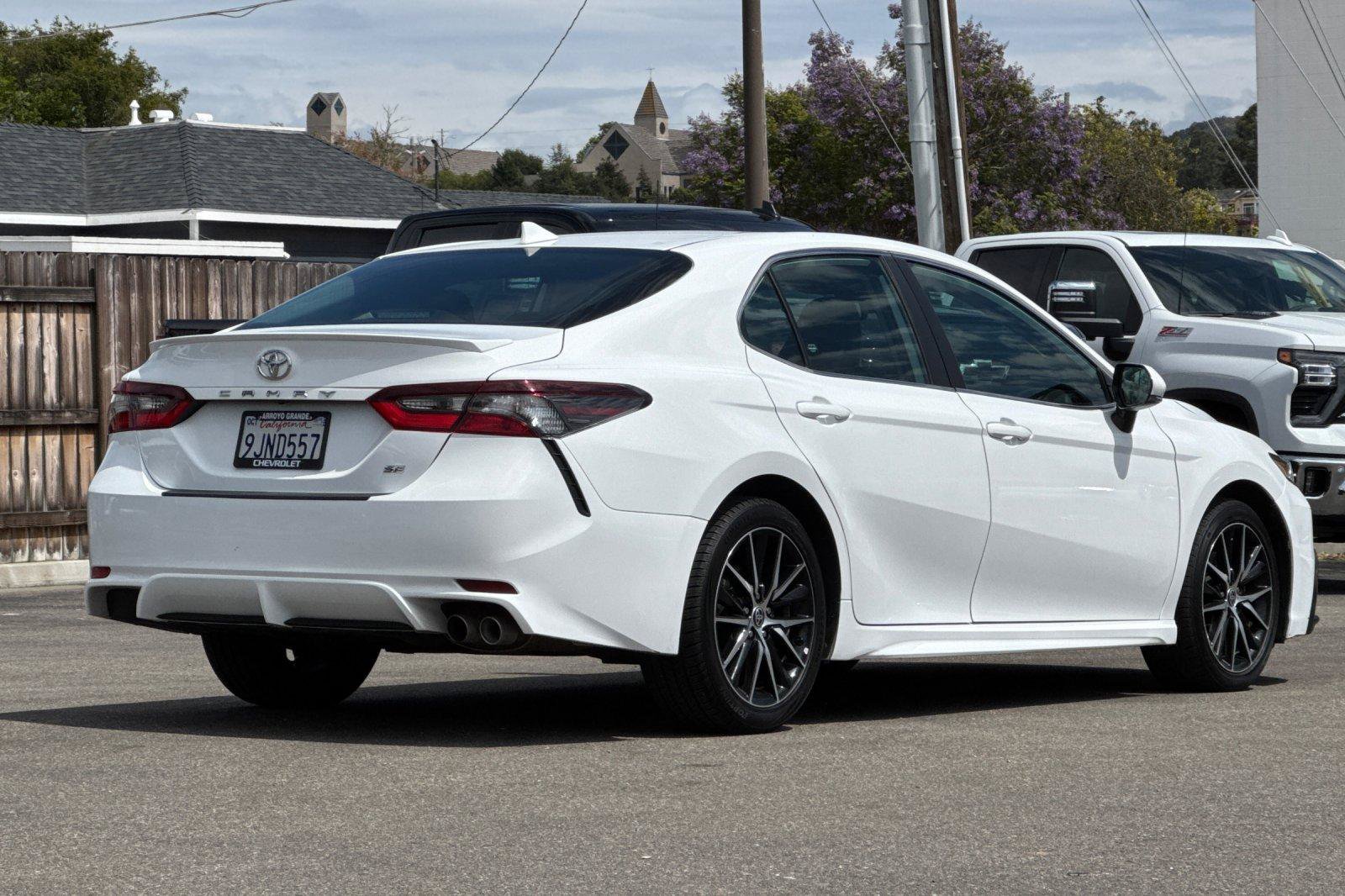 Used 2024 Toyota Camry SE w/ Convenience Package FWD image 6