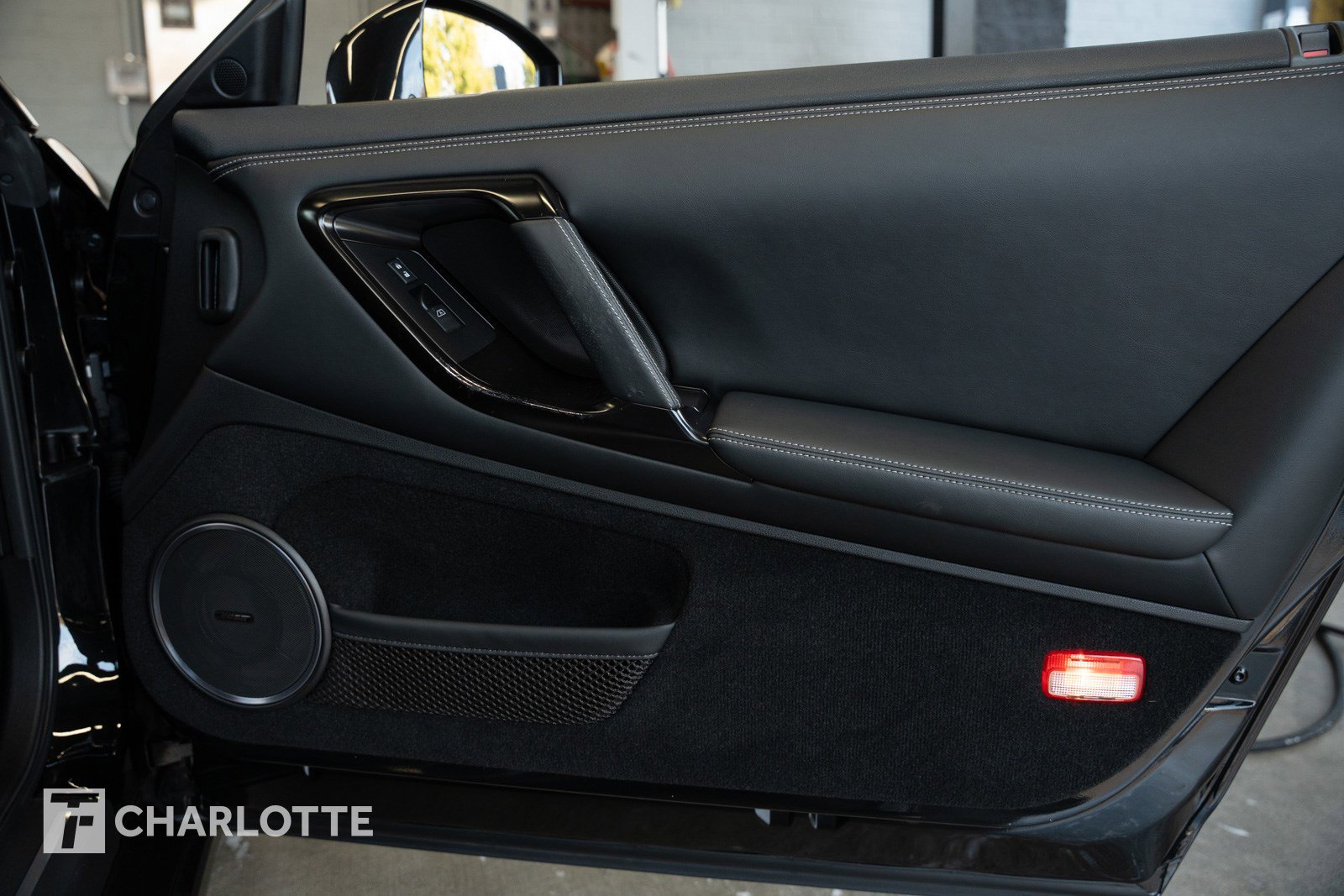 Used 2015 Nissan GT-R Premium image 25