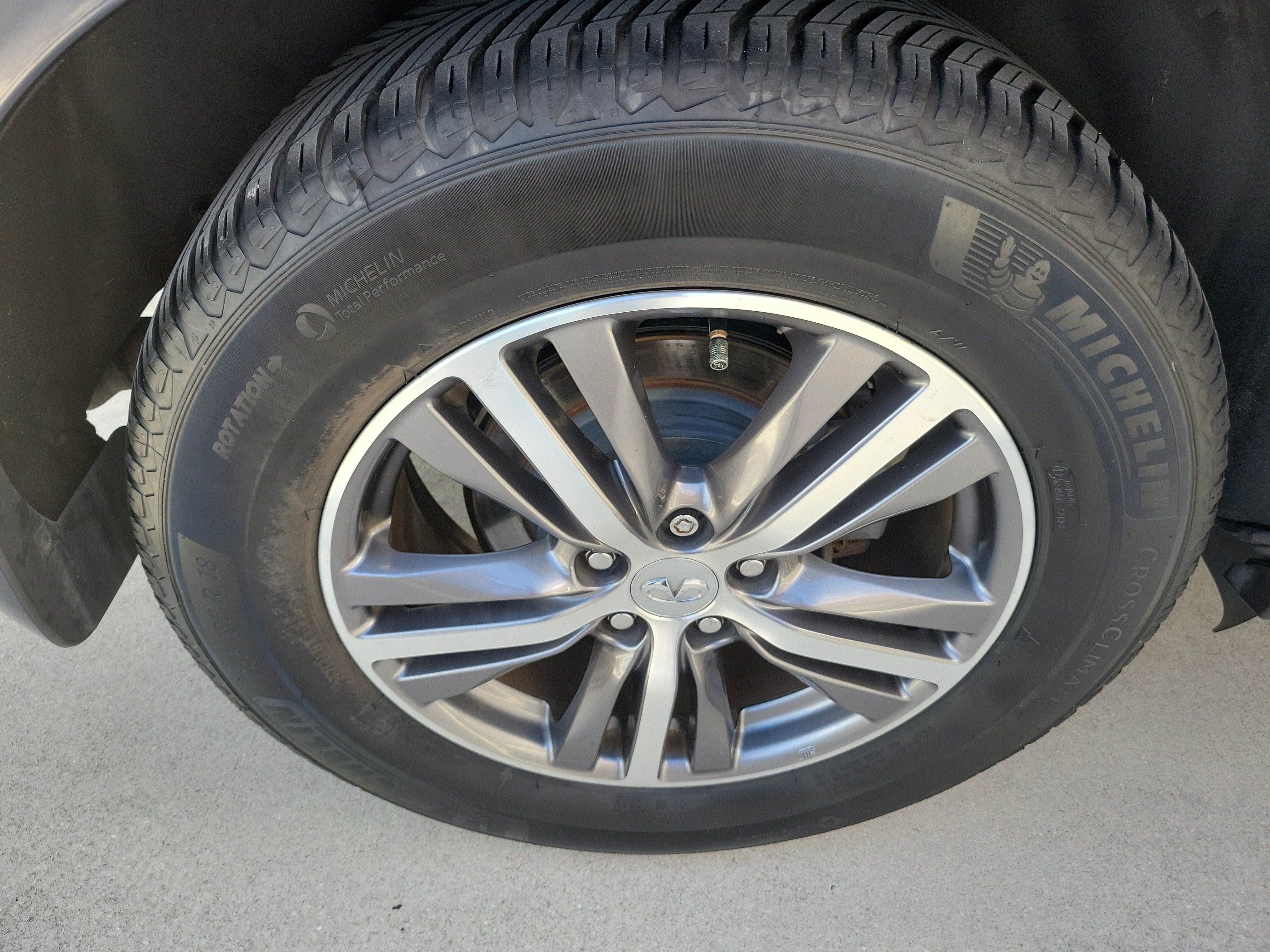 Used 2020 INFINITI QX60 Luxe w/ Essential Package FWD image 8