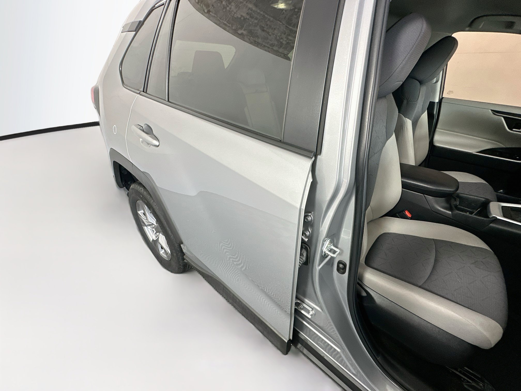 Used 2023 Toyota RAV4 XLE FWD image 28