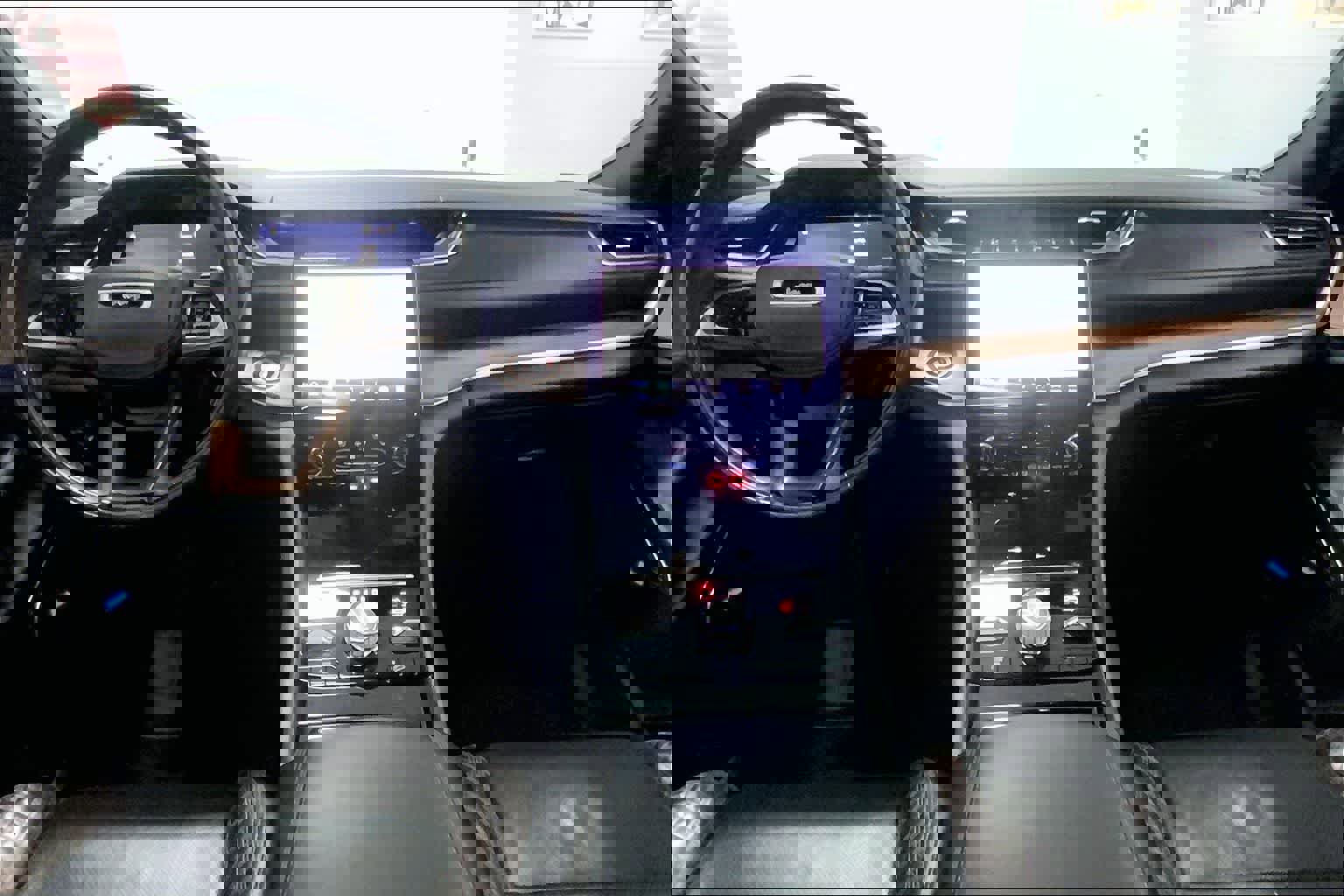 Used 2022 Jeep Grand Cherokee Summit image 9