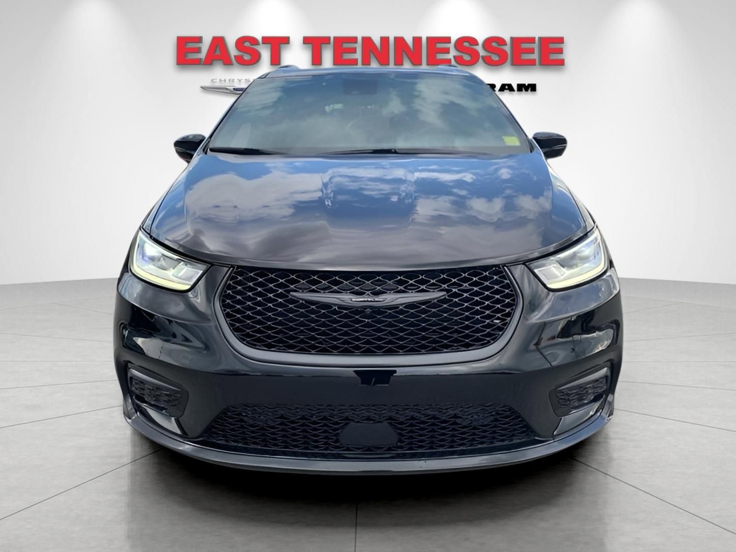 New 2026 Chrysler Pacifica Limited w/ S Appearance Package image 8