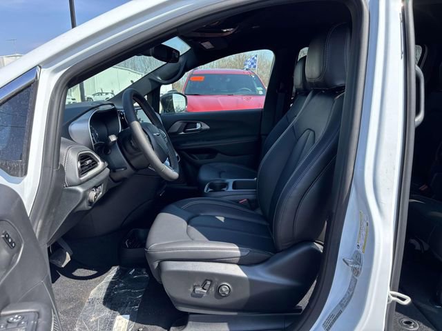 New 2026 Chrysler Pacifica Select FWD image 5