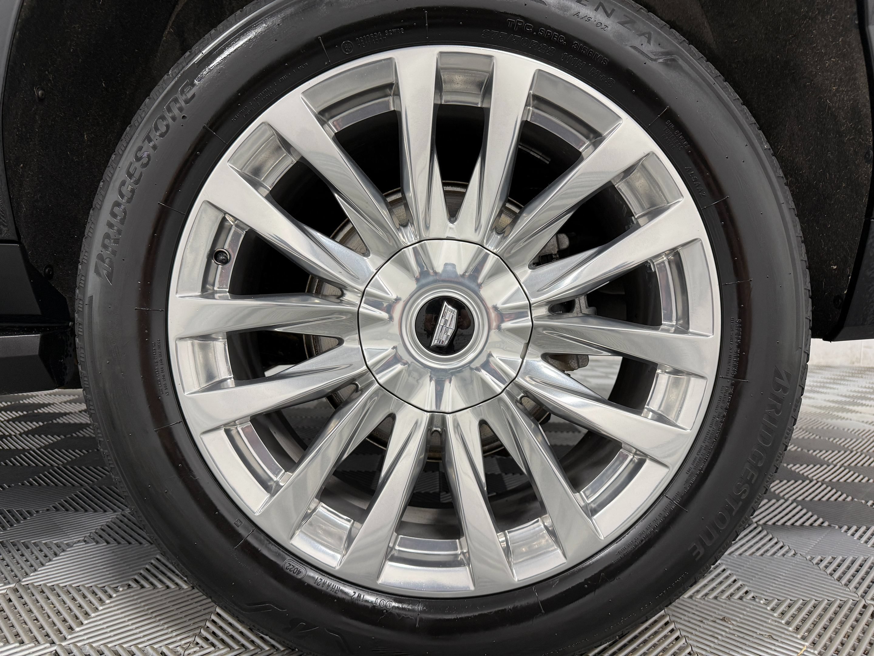 Used 2023 Cadillac Escalade ESV Premium Luxury AWD/4WD image 49