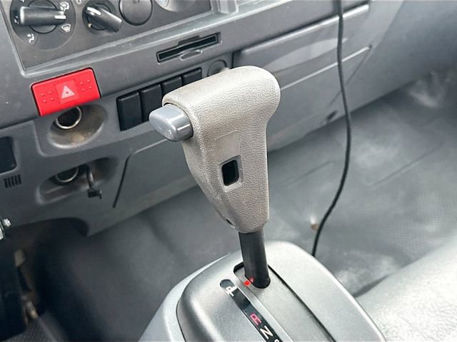 Used 2019 Isuzu NPR HD image 13