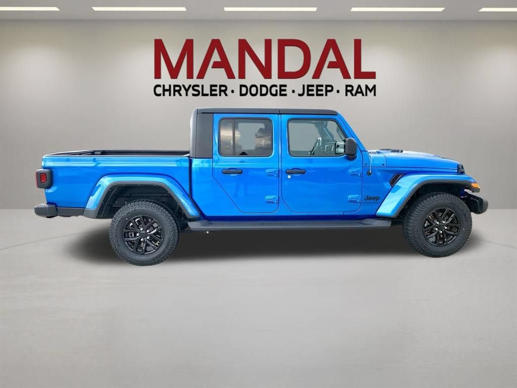 Used 2023 Jeep Gladiator Sport AWD/4WD image 5