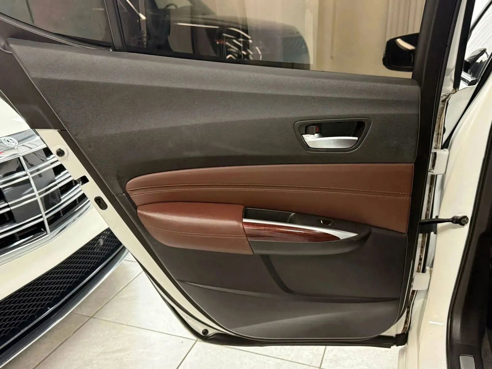 Used 2015 Acura TLX image 16