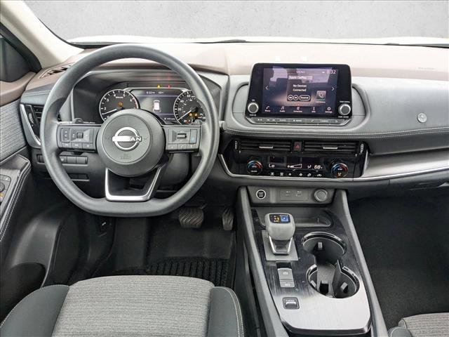 Used 2022 Nissan Rogue SV image 16