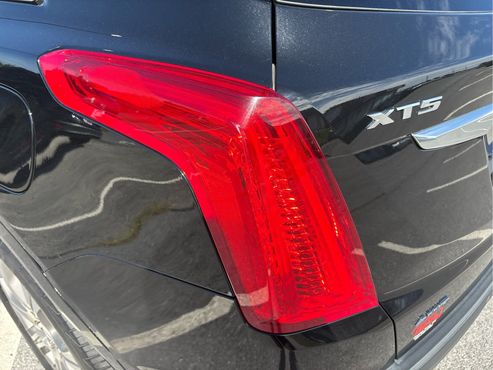 Used 2017 Cadillac XT5 Luxury w/ Driver Awareness Package AWD/4WD image 8