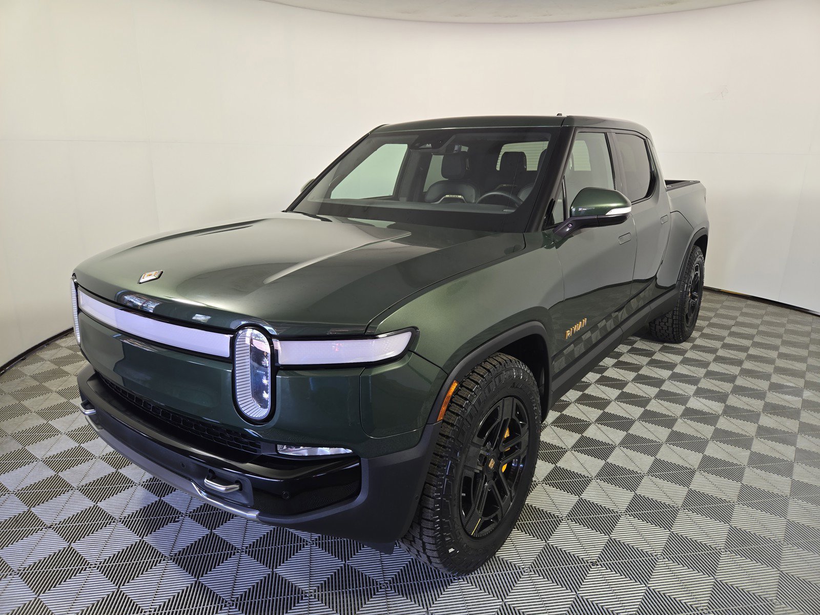 Used 2023 Rivian R1T Adventure