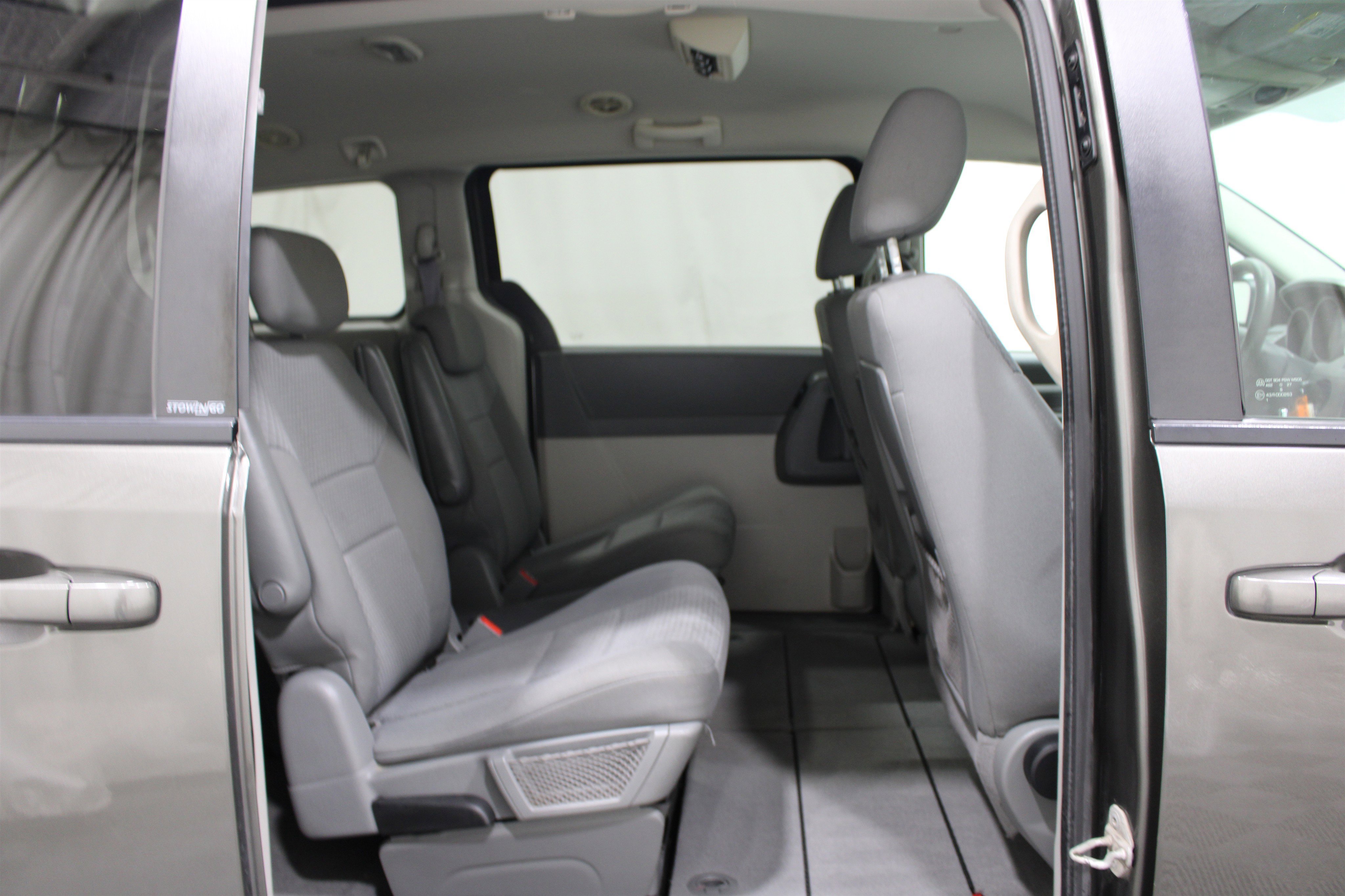 Used 2010 Dodge Grand Caravan SE FWD image 17