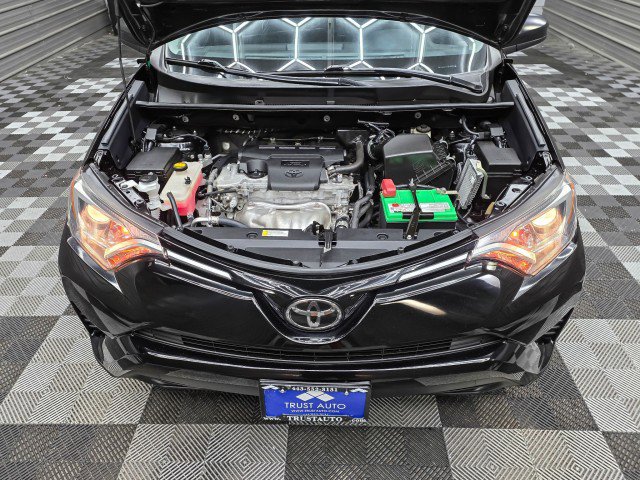 Used 2018 Toyota RAV4 LE w/ All Weather Liner Package AWD/4WD image 34